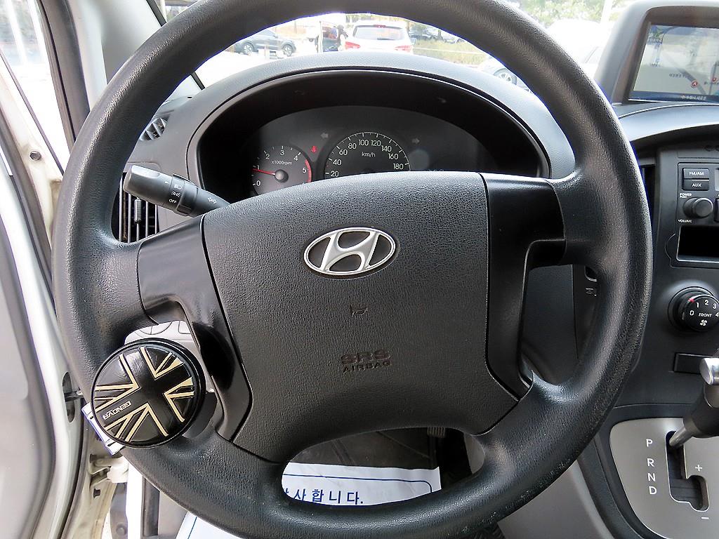 HYUNDAI Starex - Vista 8