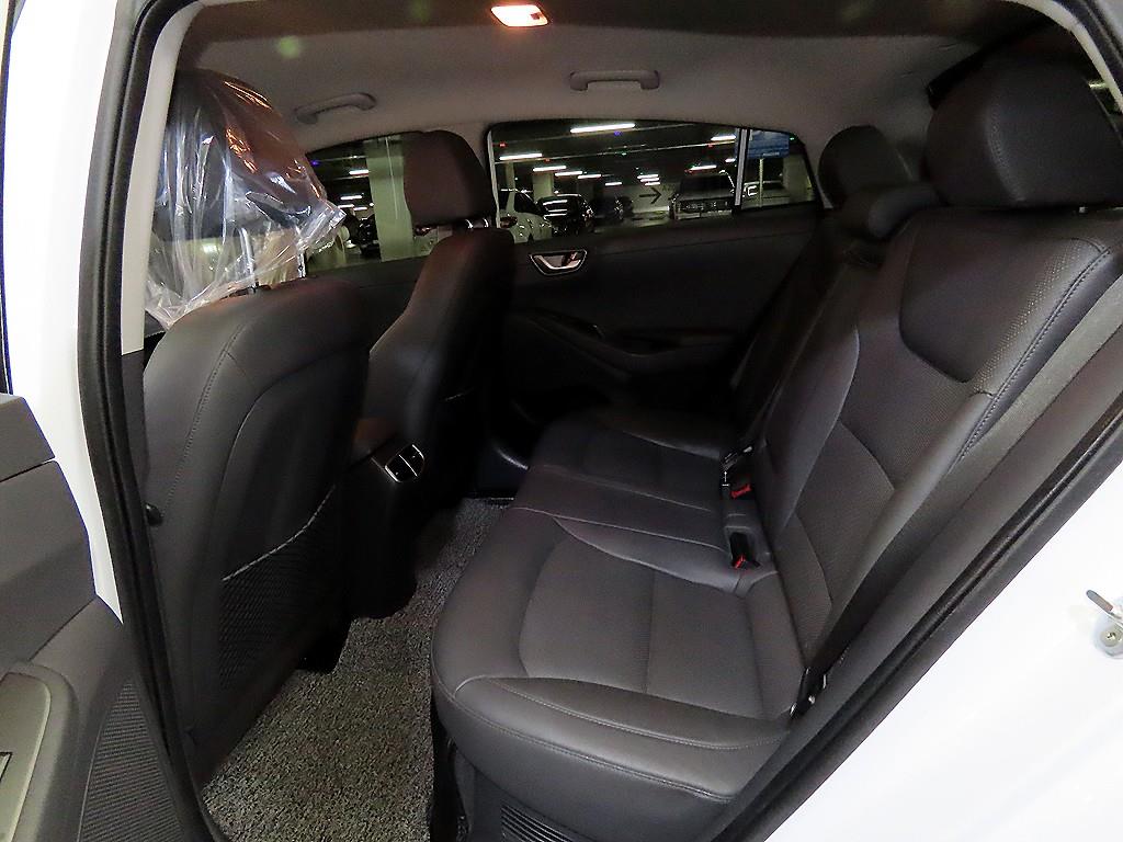 HYUNDAI Ioniq - Vista 7