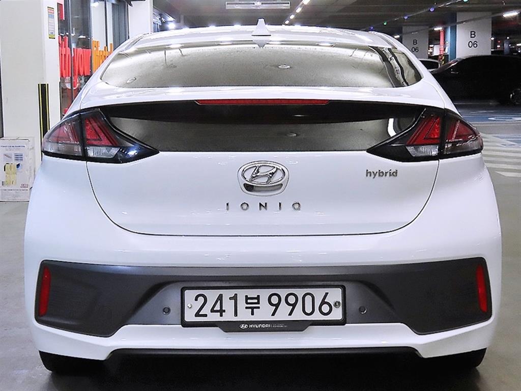 HYUNDAI Ioniq - Vista 5