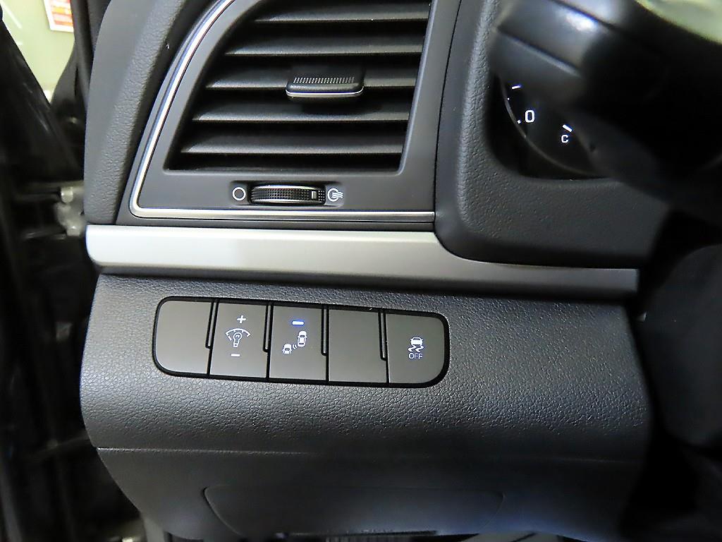 HYUNDAI Avante 2017 Gris - Importación desde Corea - HF Imports Iquique - Foto 15