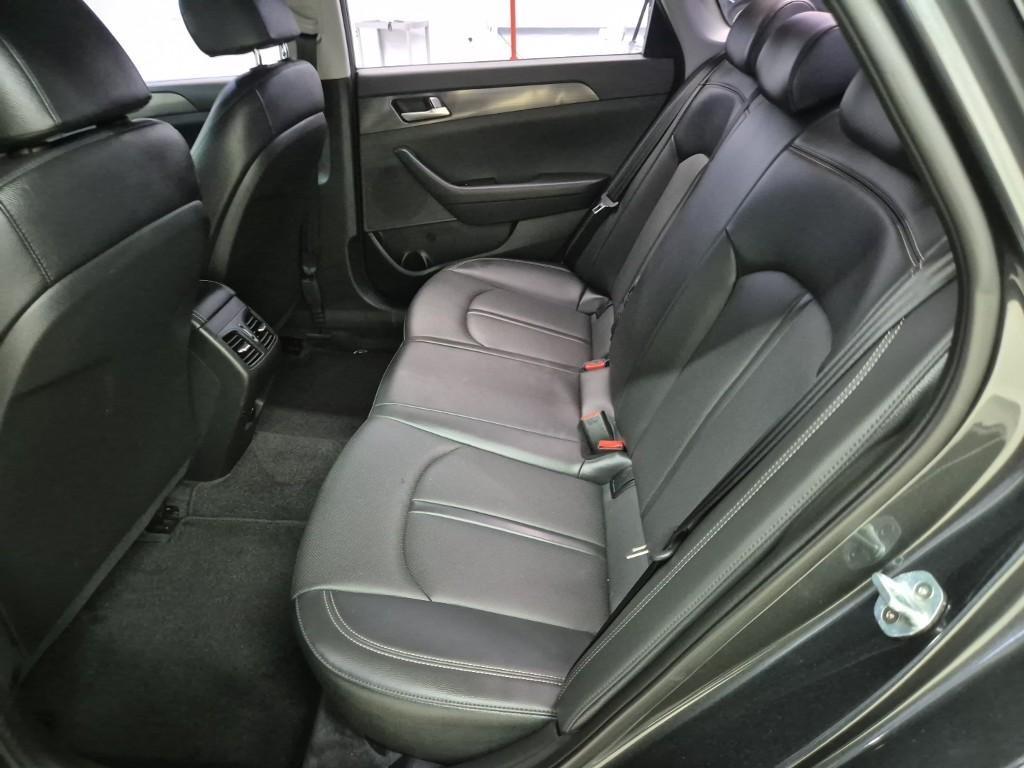 HYUNDAI Sonata - Vista 12