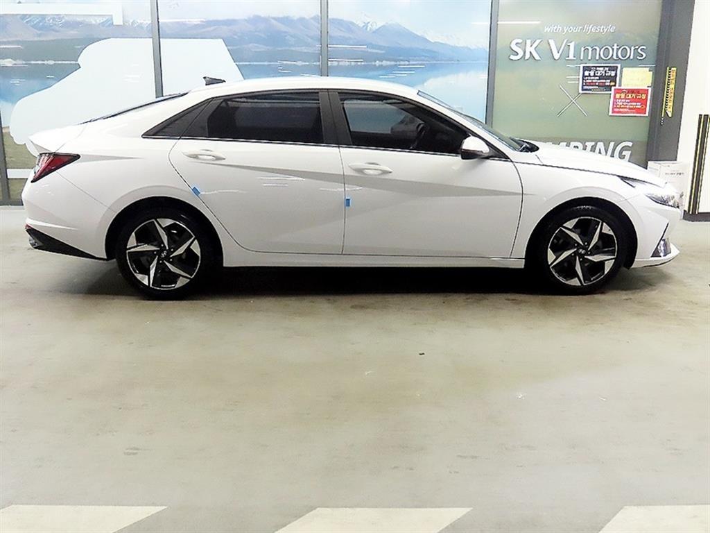 HYUNDAI Avante - Vista 3