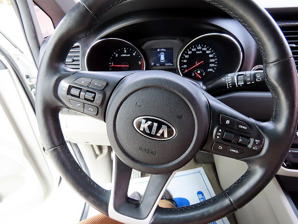 KIA Carnival - Vista 9