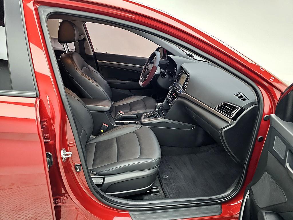 HYUNDAI Avante - Vista 11