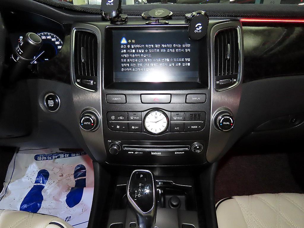 HYUNDAI Equus - Vista 11