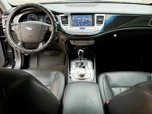 HYUNDAI Genesis - Vista 10