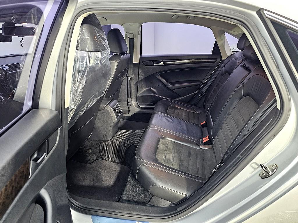 Volkswagen Passat - Vista 9