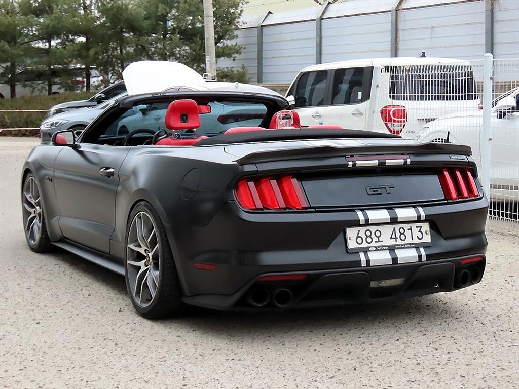 Ford Mustang - Vista 7