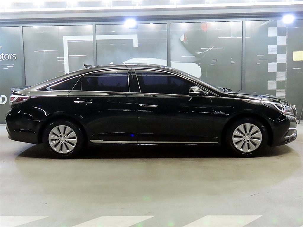 HYUNDAI Sonata - Vista 3