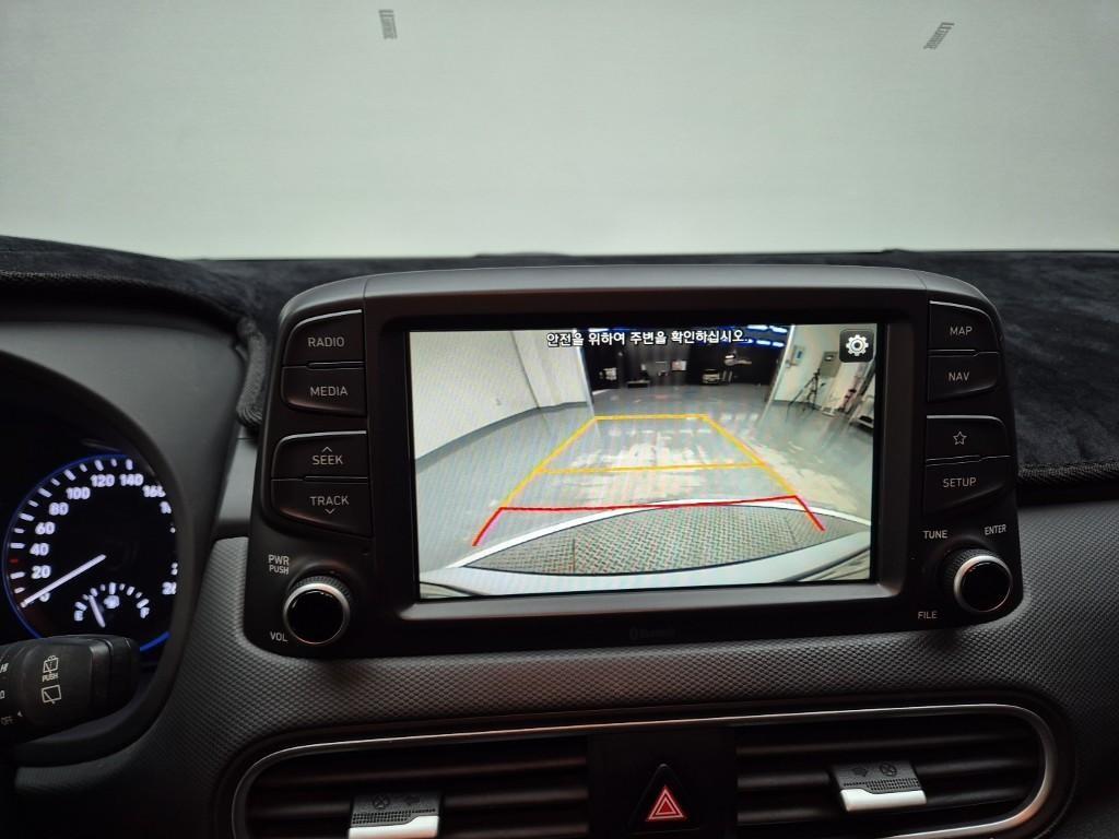 HYUNDAI Kona - Vista 11