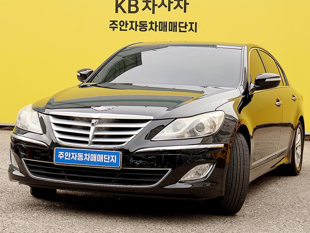 HYUNDAI Genesis - Vista 3