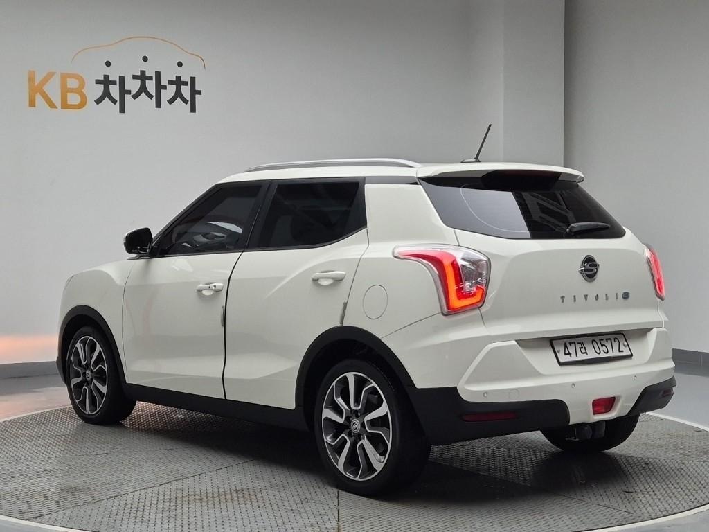 Ssangyong Tivoli - Vista 2