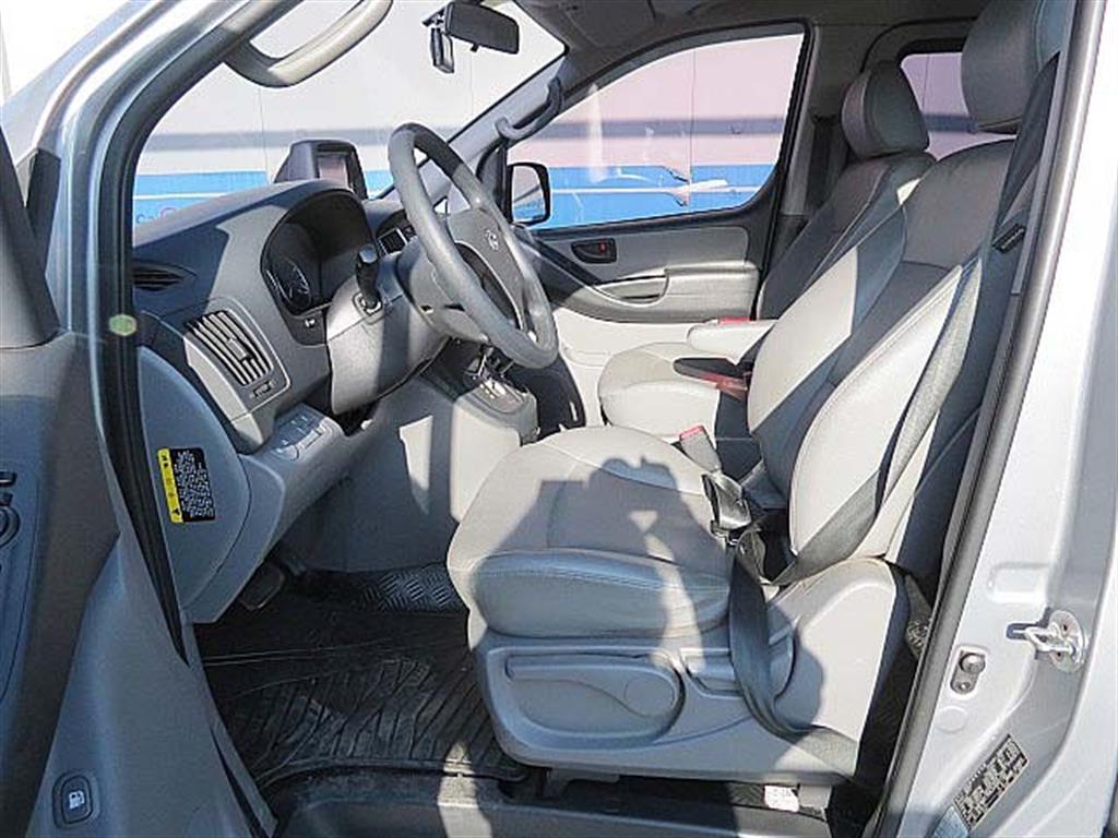 HYUNDAI Starex - Vista 11