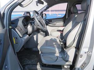 HYUNDAI Starex - Vista 12