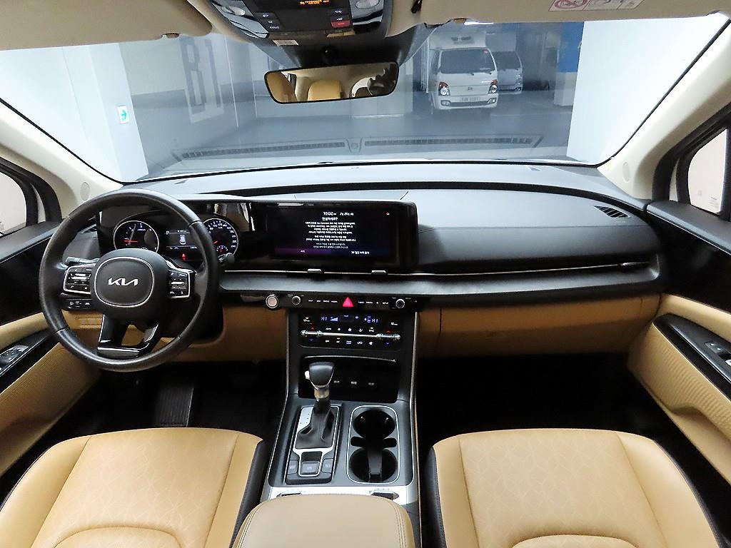 KIA Carnival - Vista 8