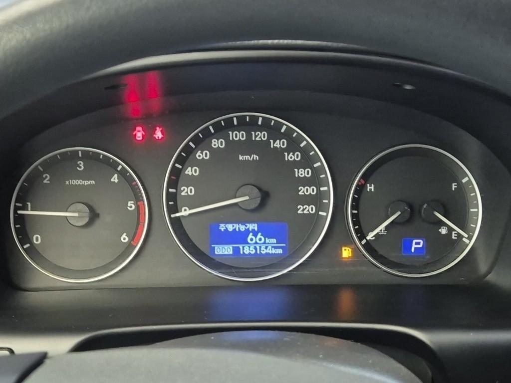 HYUNDAI Starex - Vista 6