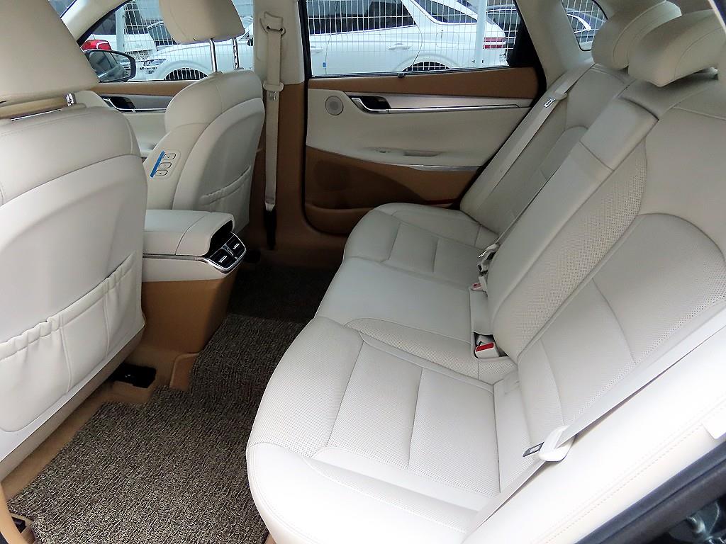 HYUNDAI Grandeur - Vista 6