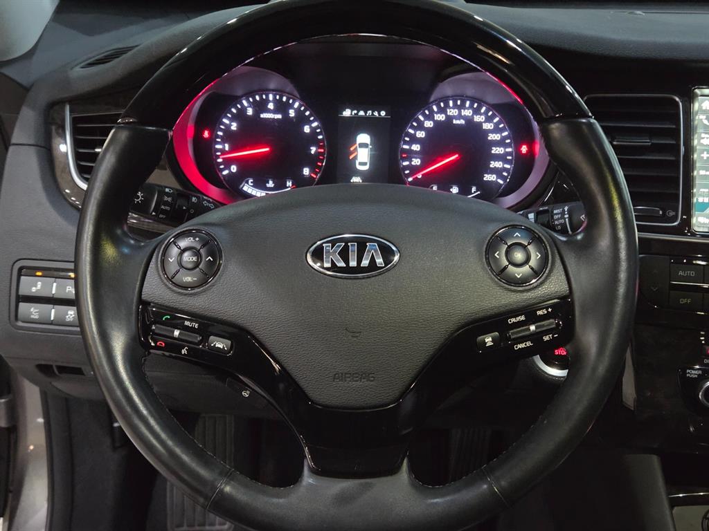 KIA K9 - Vista 9