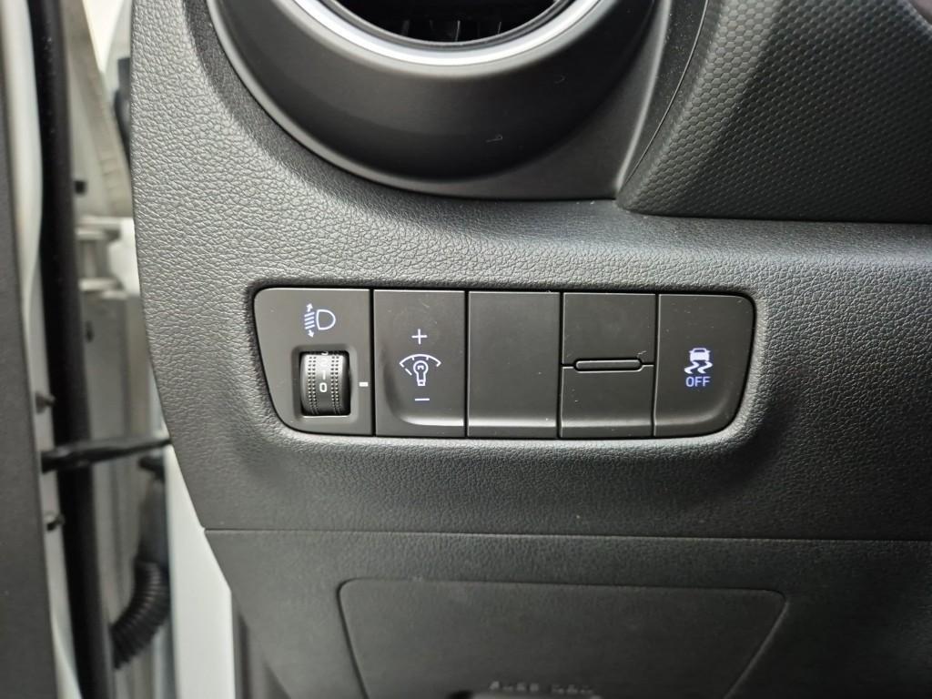 HYUNDAI Kona 2018 Blanco - Importación desde Corea - HF Imports Iquique - Foto 18