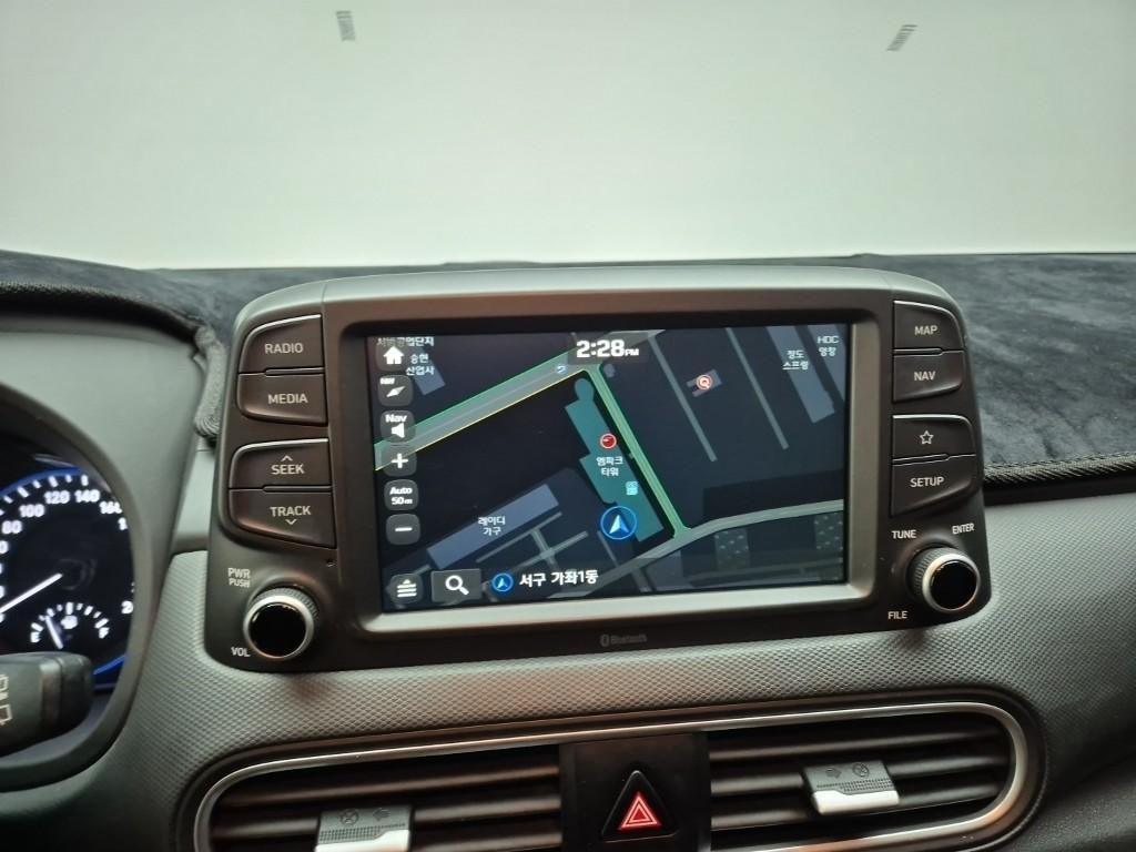 HYUNDAI Kona - Vista 10