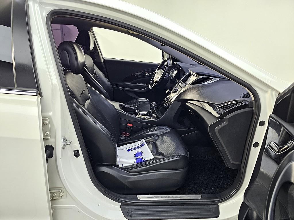 HYUNDAI Grandeur - Vista 11