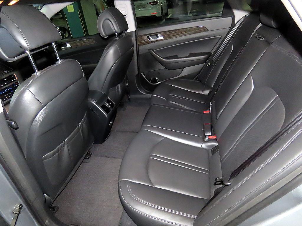 HYUNDAI Sonata - Vista 7