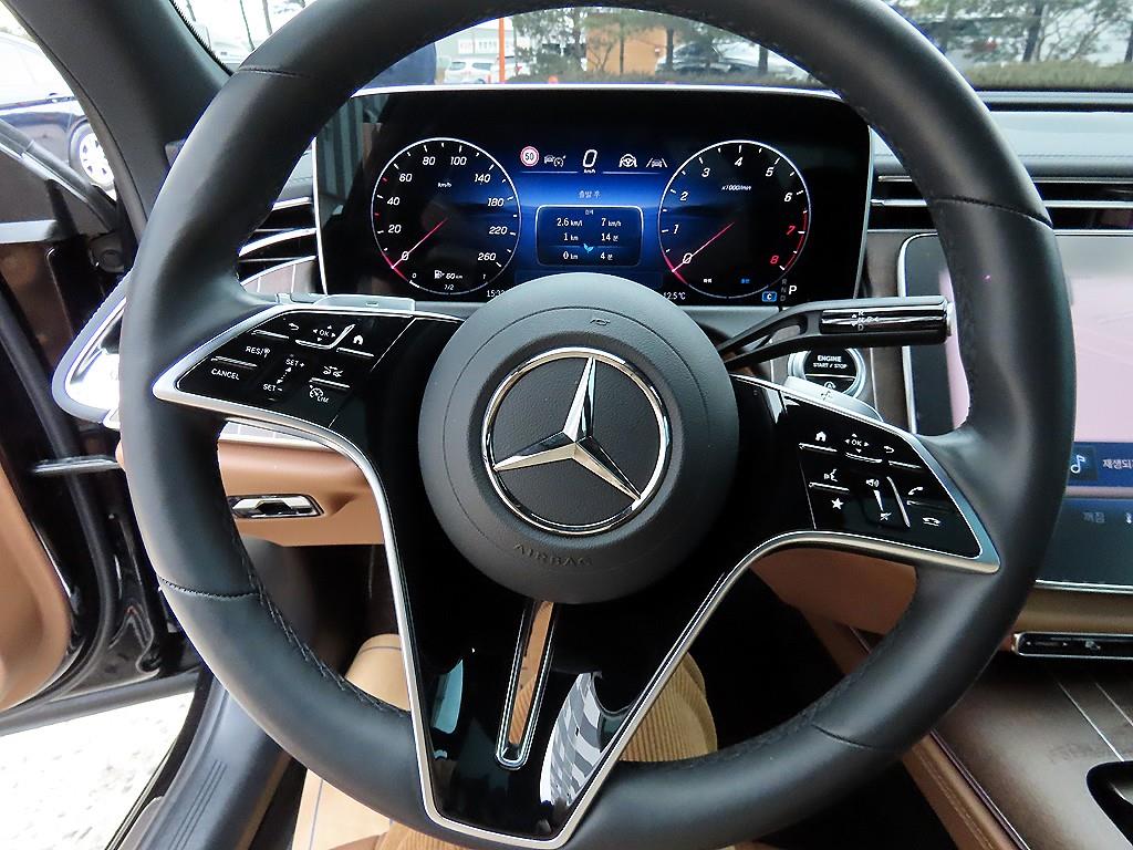 Mercedes Benz E class - Vista 8