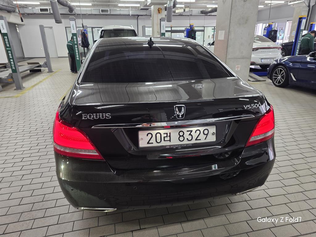 HYUNDAI Equus - Vista 5