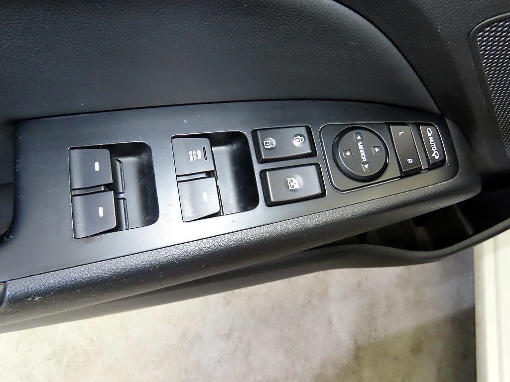 HYUNDAI Avante 2018 Blanco - Importación desde Corea - HF Imports Iquique - Foto 13