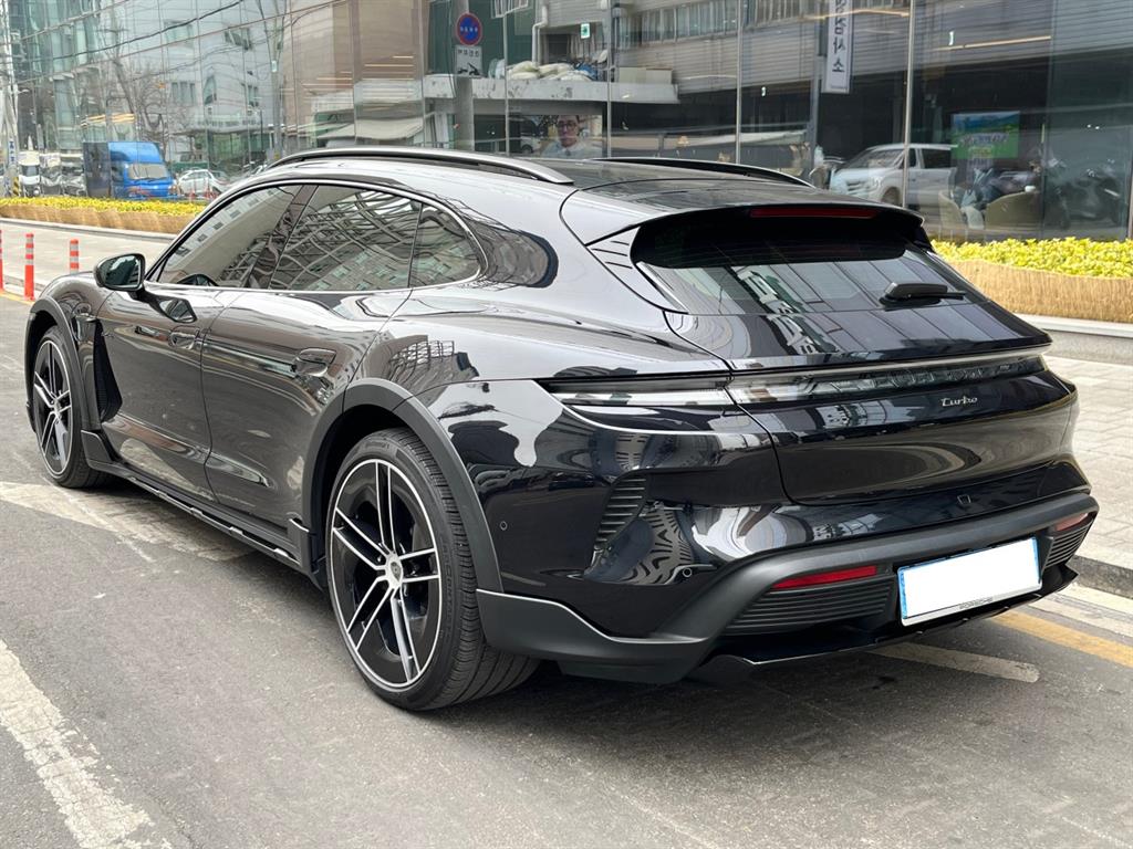 Porsche Taycan - Vista 3