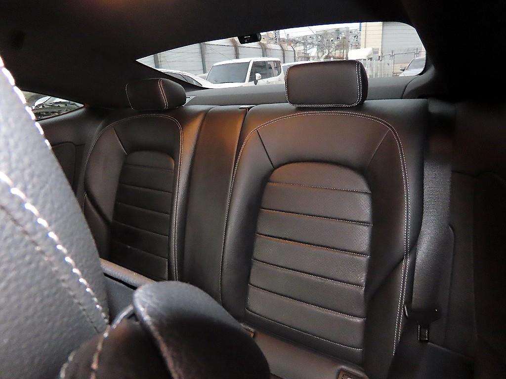 Mercedes Benz C Class - Vista 6