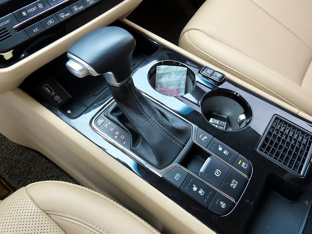 KIA Carnival - Vista 12