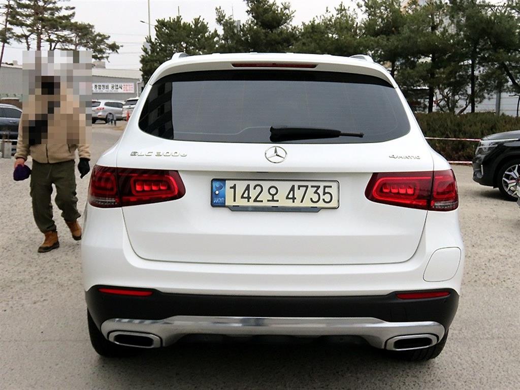 Mercedes Benz GLC Class - Vista 4