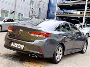 HYUNDAI Sonata - Vista 8