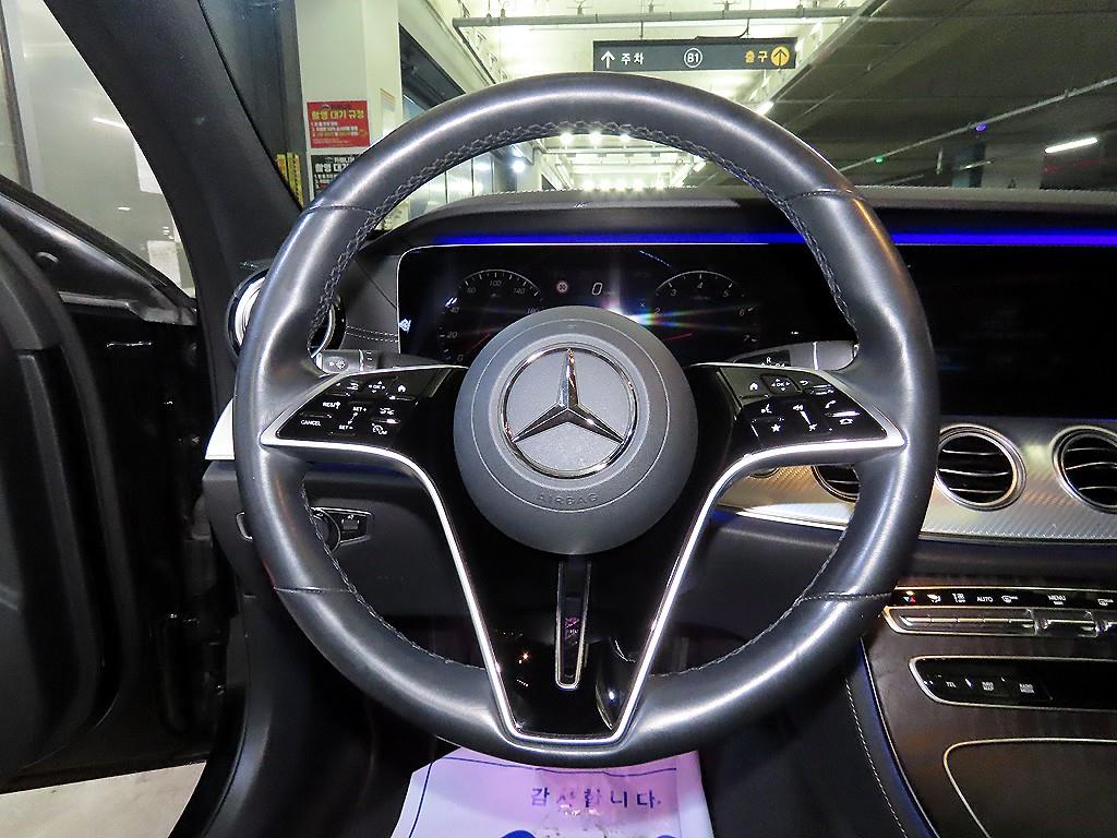 Mercedes Benz E class - Vista 8