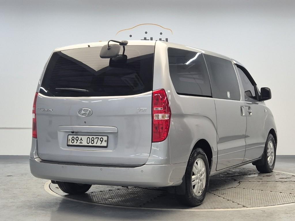HYUNDAI Starex - Vista 3