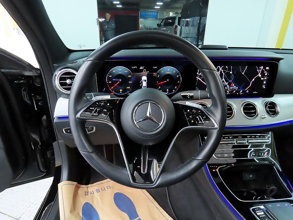 Mercedes Benz E class - Vista 9