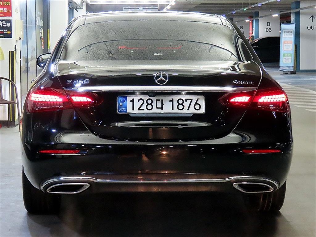 Mercedes Benz E class - Vista 5