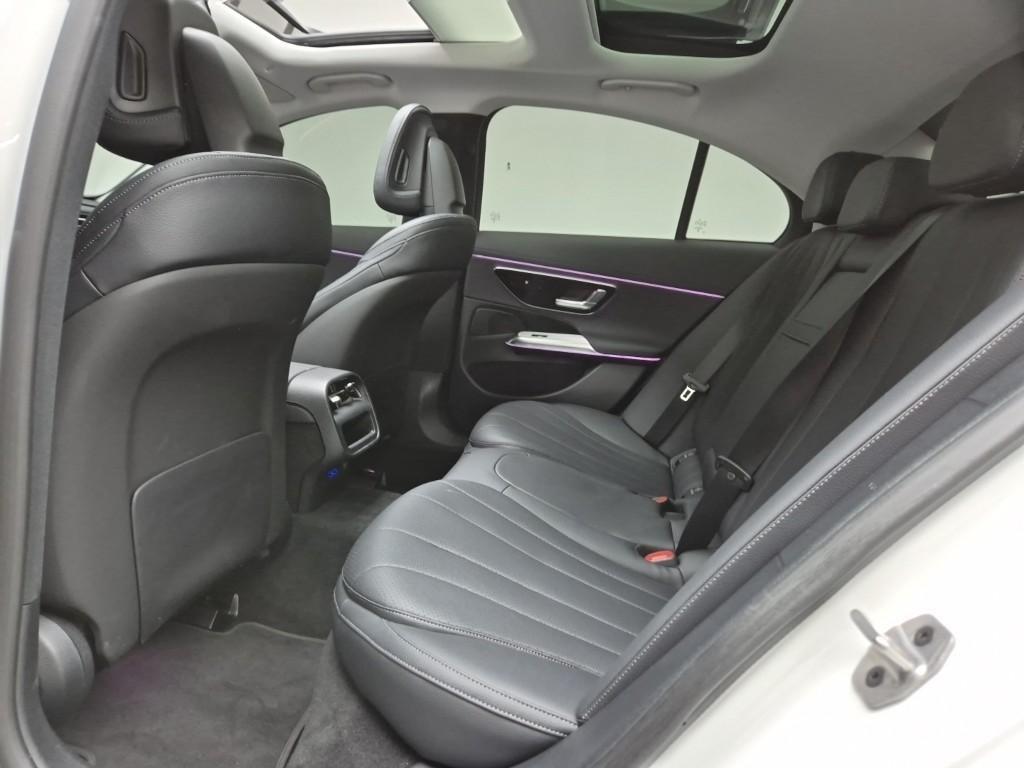 Mercedes Benz E class - Vista 12