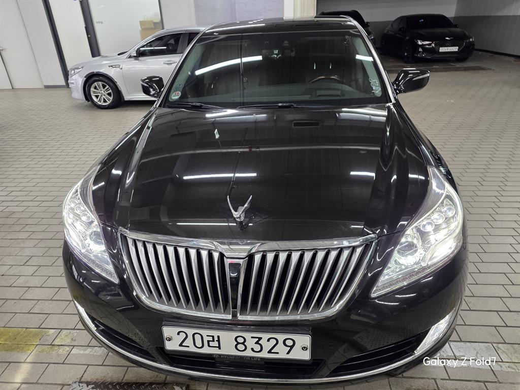 HYUNDAI Equus - Vista 3