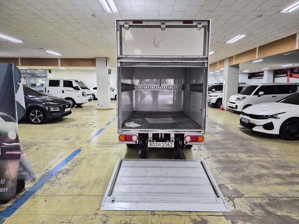 Small Truck Top_Ex(High) Built-in Top Power Gate - Vista 5