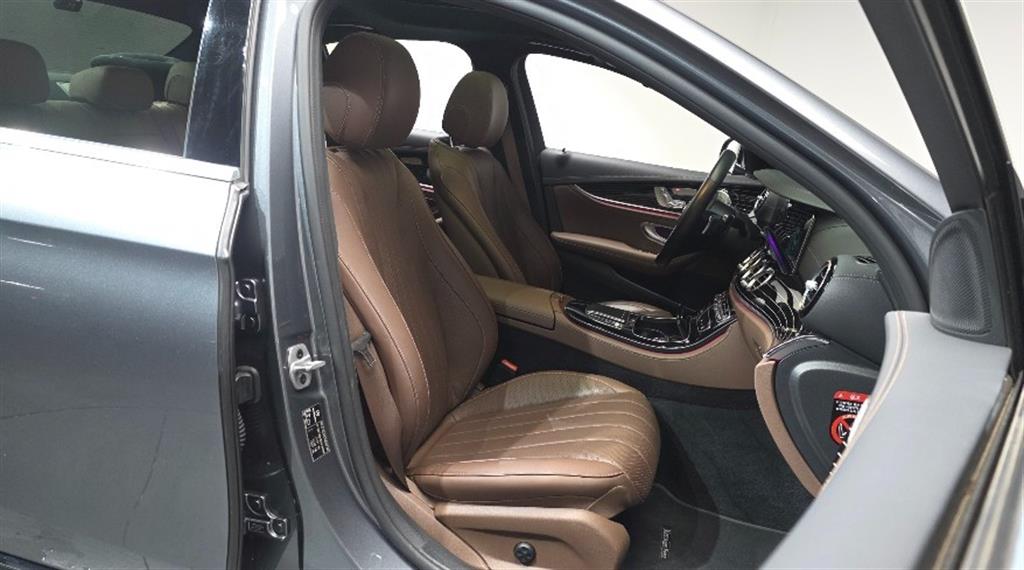 Mercedes Benz E class - Vista 9