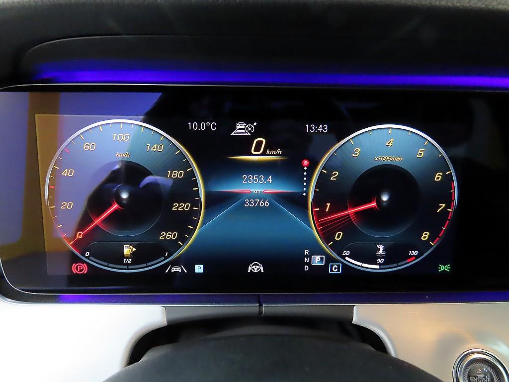 Mercedes Benz E class - Vista 8