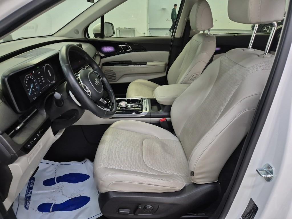 KIA Carnival - Vista 11