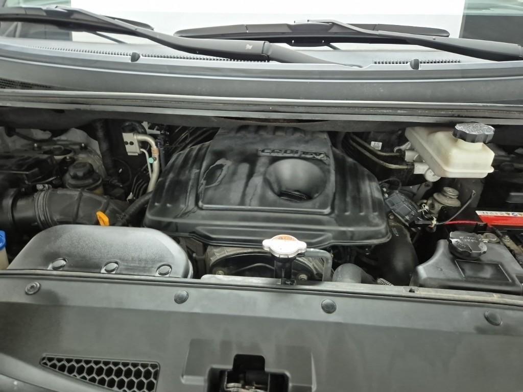 HYUNDAI Starex - Vista 5