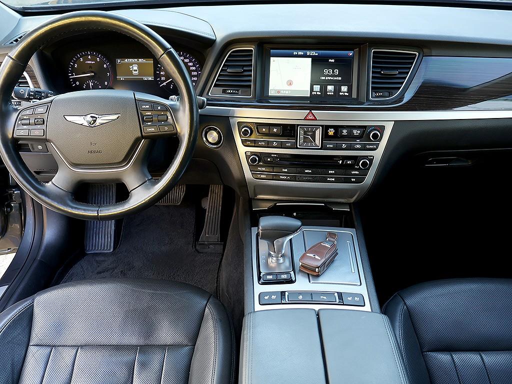 Genesis G80 - Vista 9