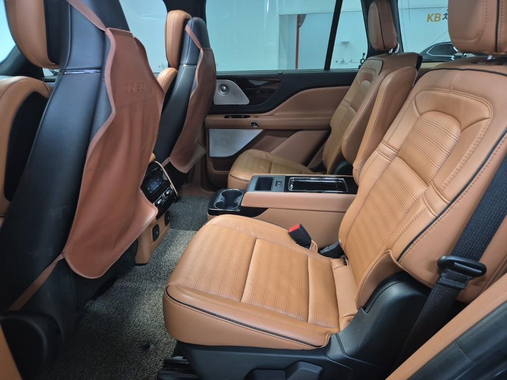 Lincoln Aviator - Vista 10