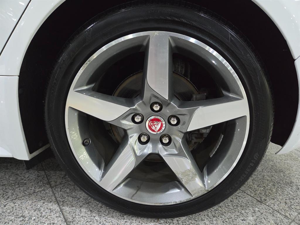 Jaguar XE 2019 Blanco - Importación desde Corea - HF Imports Iquique - Foto 20