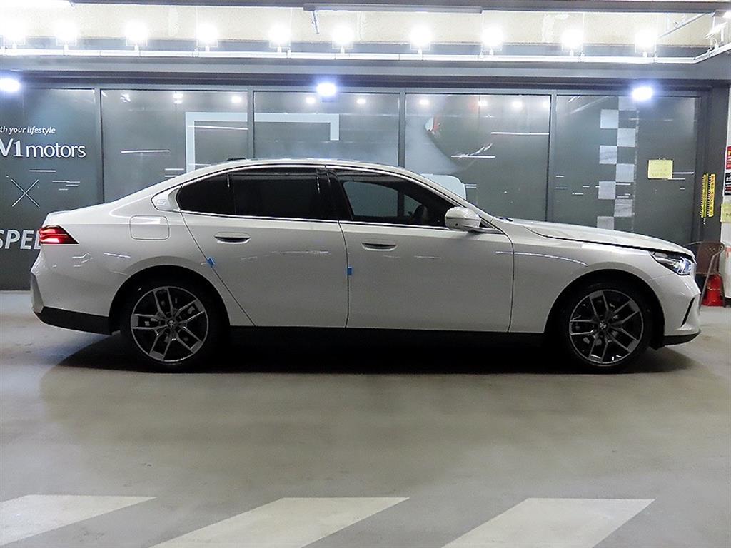 BMW 5 Series - Vista 3