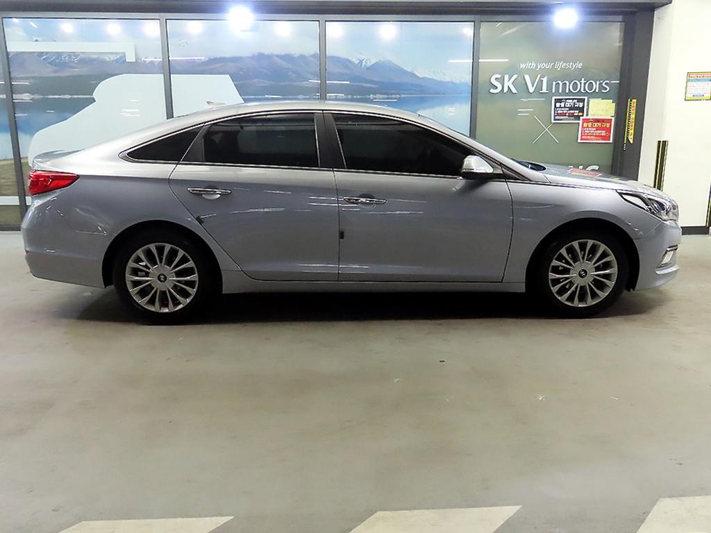 HYUNDAI Sonata - Vista 3